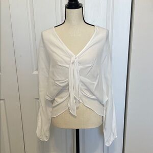 NWT LUMIERE WOMEN'S LONG SLEEVE ELEGANT WHITE TIE-FRONT BLOUSE. SIZE MEDIUM.